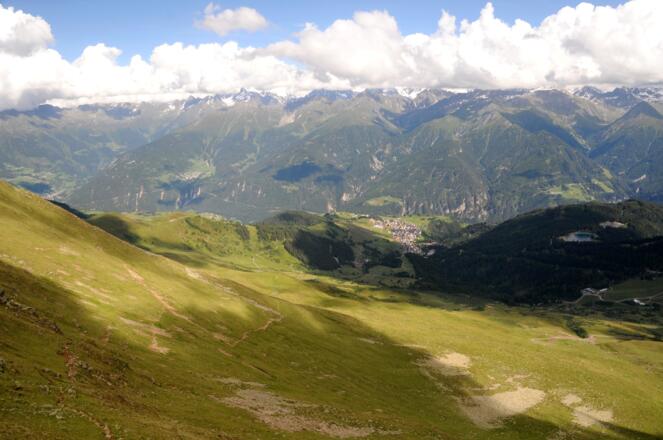 Blick auf Serfaus vom Brunnenjoch