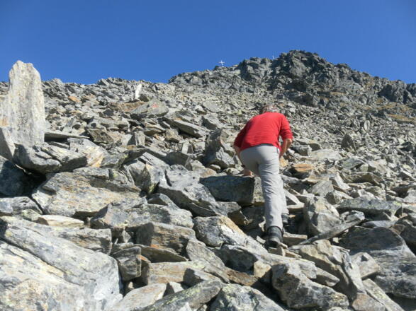 Blockfeld unter dem Gipfelgrat