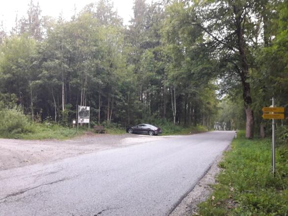 Ausgangspunkt - Parkplatz im Ortsteil Strub
