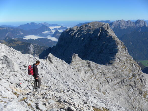 Abstieg vom Mitterhorn Richtung Waidringer Nieder, dahinter der SW-Grat des Breithorns