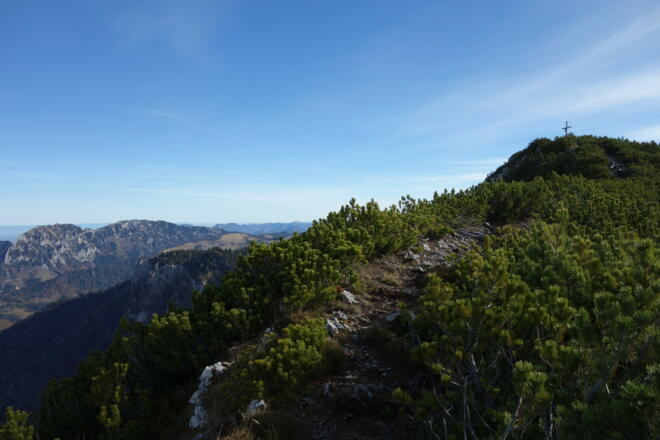 Kreuz in Sicht um ~1625m