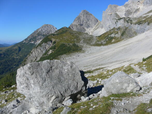 Marboden vor grünem Marstein