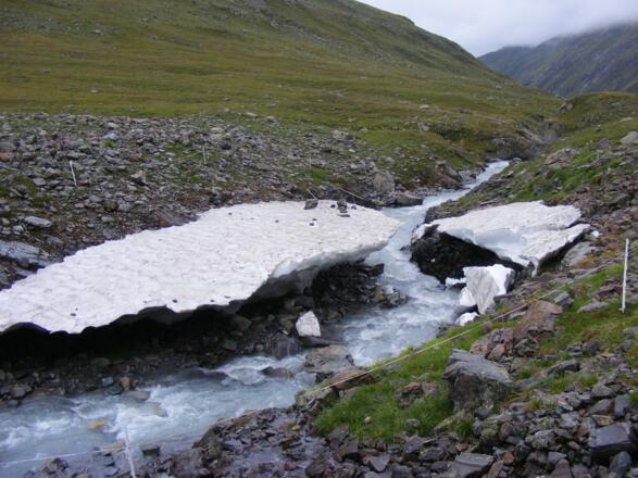 Schneereste am Fasulbach im August