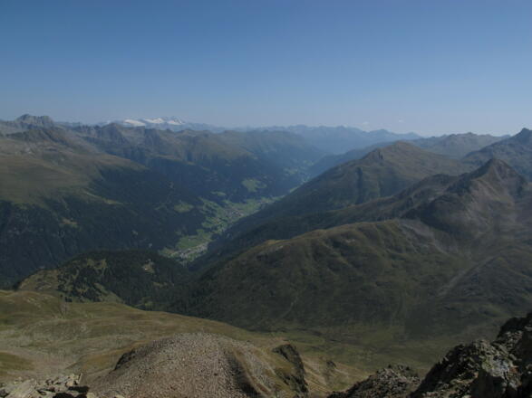 Blick vom Gipfel in das Defereggental