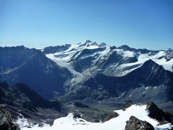 Blick auf Taschaferner, Wildspitze und Brochkogel, ganz rechts die Weißkugel.