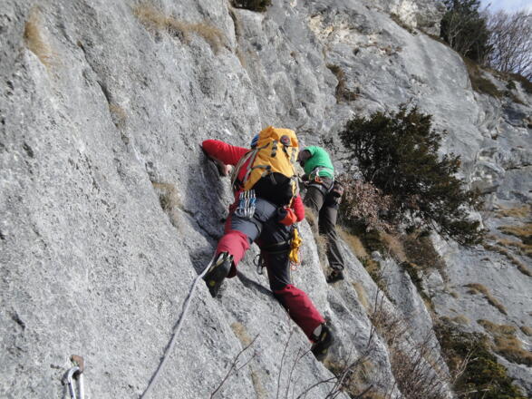 In der 3. Seillänge gibt es eine Rechtsquerung (27.11.2011)