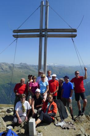 Am Gipfelkreuz des Deferegger Pfannhorns