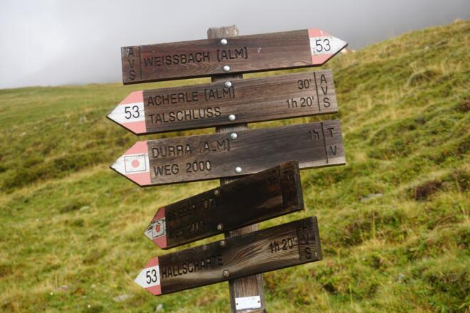Wegkreuzung bei der Weißbachalm (Richtung Hallscharte weitergehen)