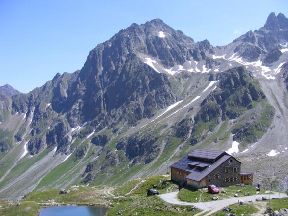 Darmstädter Hütte vor der Saumspitze