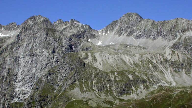Blick nach Norden zum Almerhorn; in Bildmitte die Jägerscharte