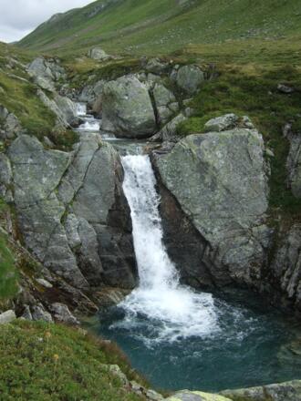 Wasserfall am Weg zur Heilbronner Hütte