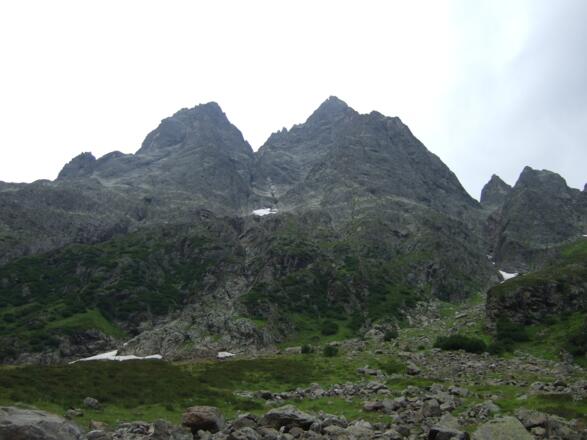 Blick zum Nordostgrat - eine lange und schöne Kletterei