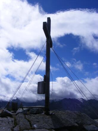 das Gipfelkreuz der Gaisspitze (2779m)