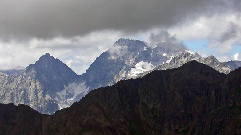 Der Hochgall in den Rieserfernern, li. der Wildgall