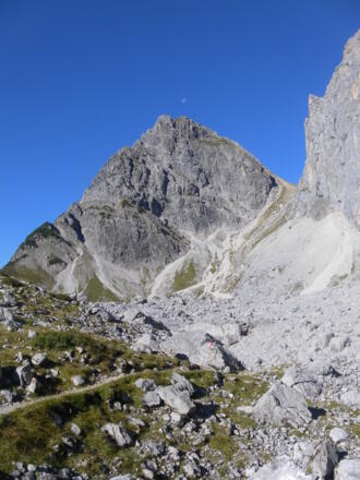 Raucheck über dem Torboden