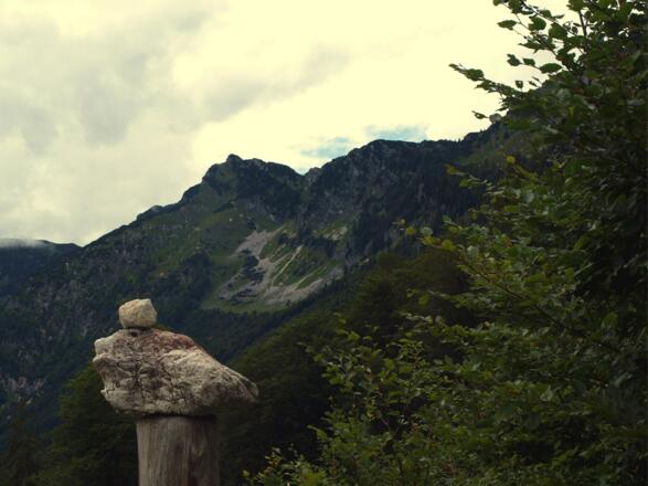 Steinmandl 1115m beim Abstieg mit Hainzen