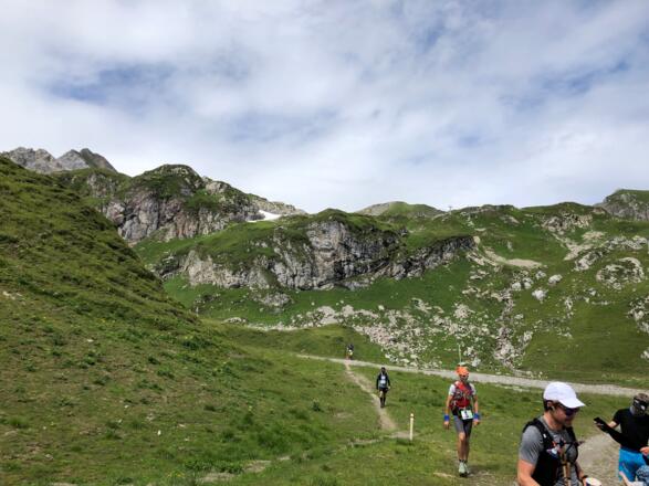 Blick zurück vom Zürsersee zum Madlochjoch