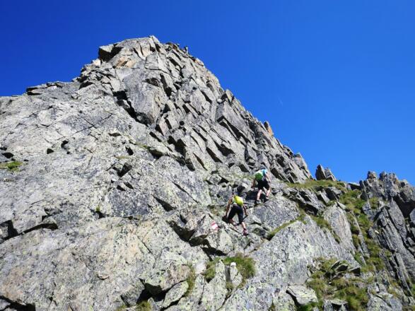 Das Gipfelkreuz bereits in Sicht, ...