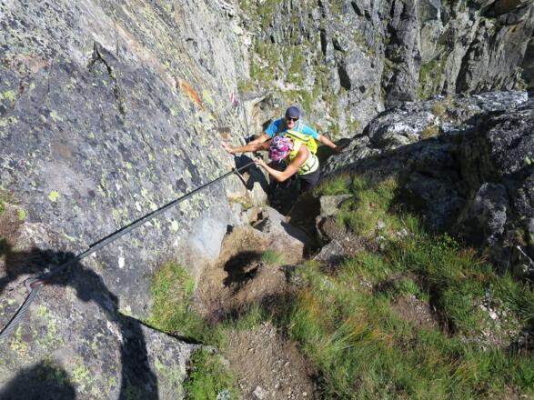 Vom Gipfel wieder über den kurzen Klettersteig runter ...
