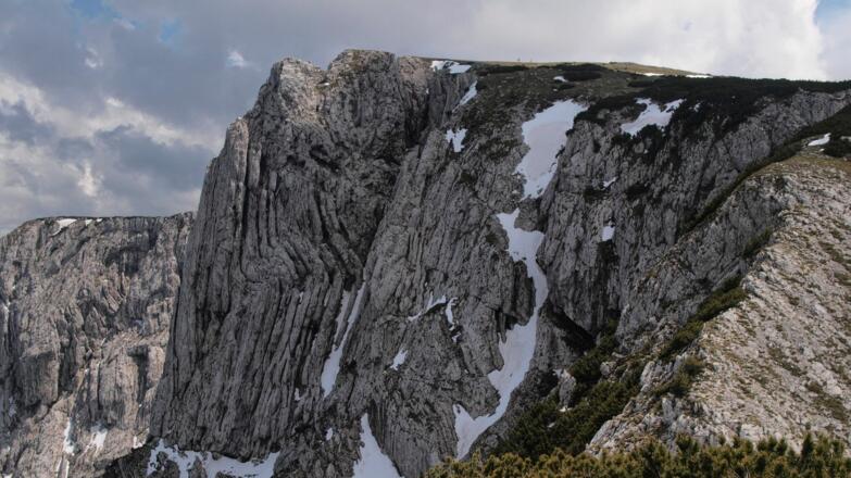 Nock-O-Wand, im Hintergrund ist schon das Gipfelkreuz sichtbar