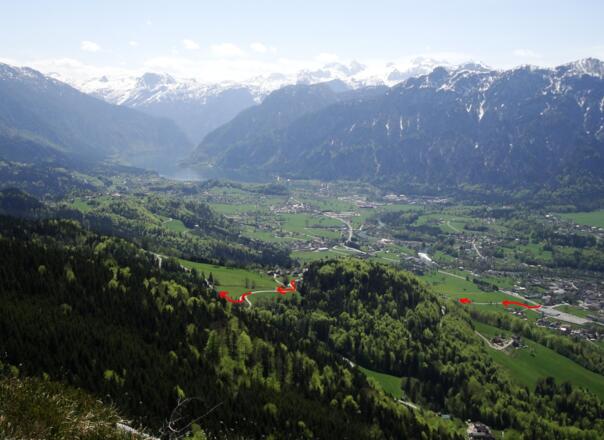 Die Zufahrt zum Berghof vom Kreisverkehr in Bad Goisern