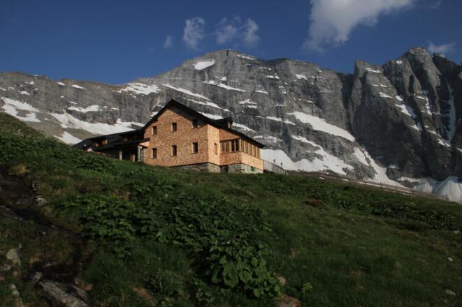 Geraer Hütte mit Schrammacher