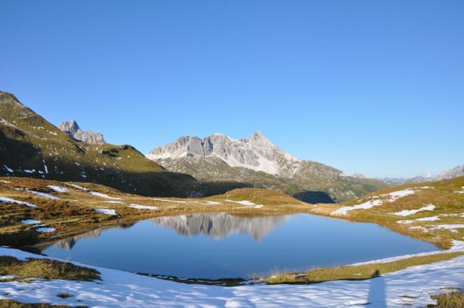 Tauernhöhenweg in Hüttennähe, Mosermandl in der Mitte mit Faulkogel