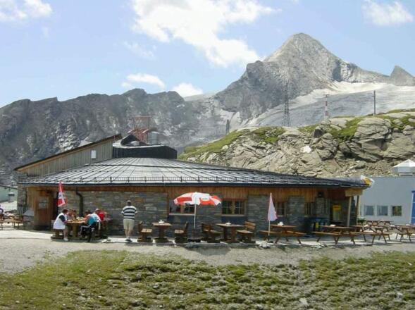 Das Alpincenter und das Restaurant Gletschermühle