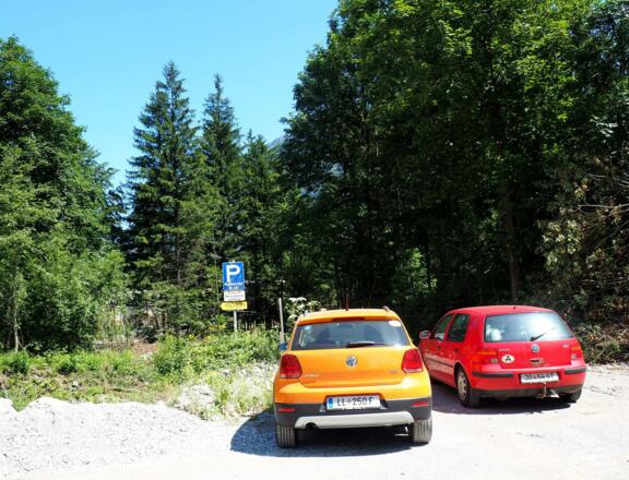 Parkplatz vor Werkseinfahrt 510m