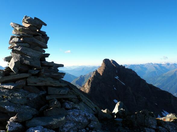 Steinmandl Gradötzspitz 3063m mit Kendlspitzen