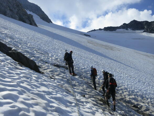 Am Hornkees Seilschaft bilden