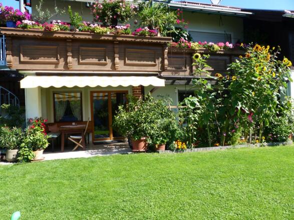 Hausansicht_Terrasse Ferienwohnung Kofler