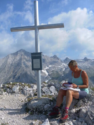 Sonnenspitze vom Gipfel der Sunntigerspitze