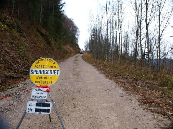 Forststraßensperre 950m