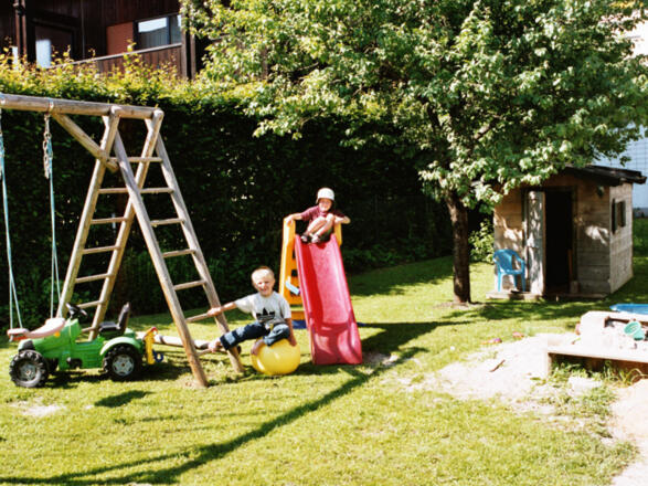 Spielplatz am Haus