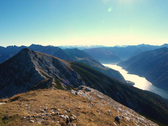 Vorderunnütz und Achensee vom Hochunnütz 2075m