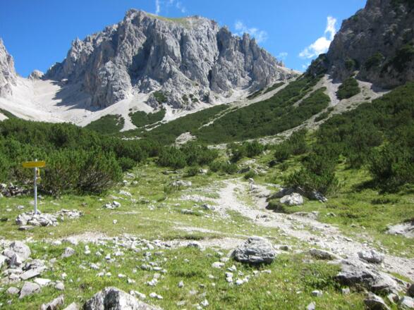 Am Gamsanger. Links oben die Grünsteinscharte
