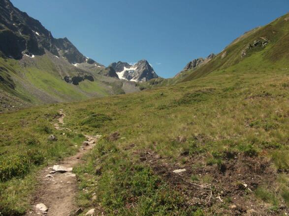 Noch mal ein Blick zurück - ein letzter Gruß der Watzespitze, dann gehts ins Tal