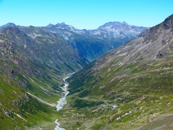 Herrlicher Blick von der Gemsspitze durch das Jamtal.
