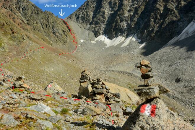 Vom Weißmaurachsee blicken wir auf den Aufstiegsweg zum Weißmaurachjoch