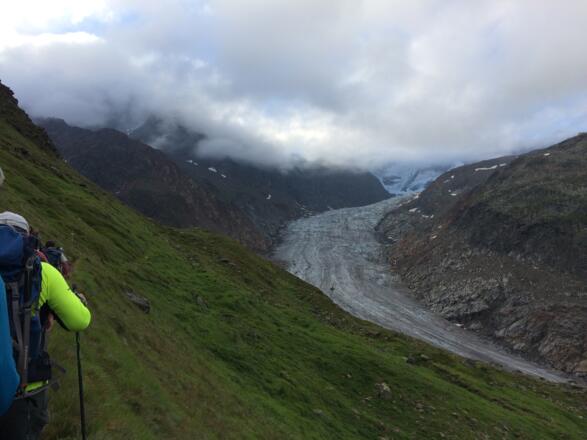 Blick auf den Gletscher, dieser muss gequert werden. 