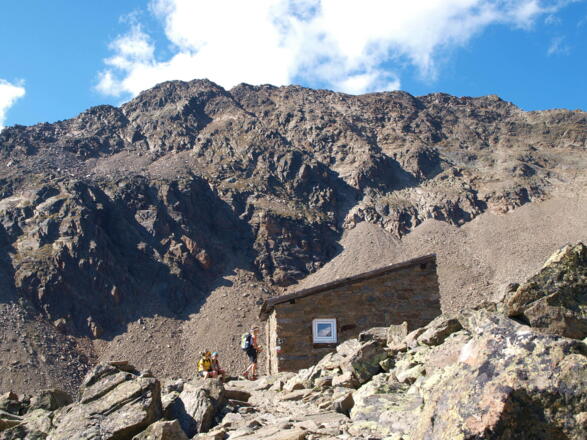 Biwakhütte 2874 m