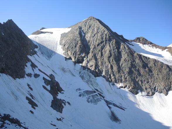 Die Östliche Seespitze mit der Nordwestflanke über die der Abstieg erfolgt.