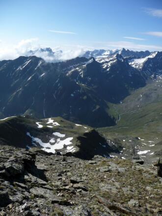 Tiefenblick von der Lampsenspitze