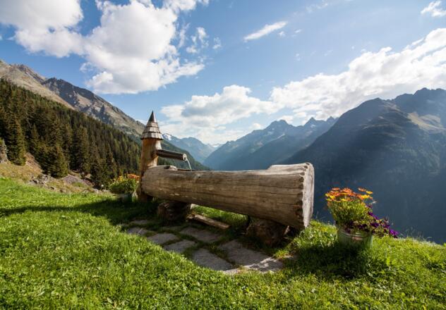 Brunnen hinter der Hütte