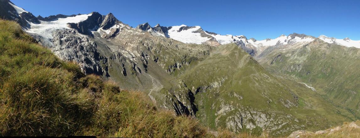 Ausblick ins Maurertal (Mitte rechts das Rostocker Eck mit der darunter liegenden Hütte)