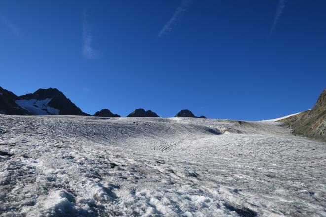 Hier geht´s am orographisch rechten Arm des Mittelkarfernes aufwärts