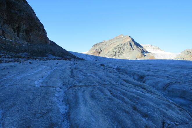 Am Gletscher in Bildmitte der rechte Fernerkogel. (Nicht zu empfehlen sehr brüchig)