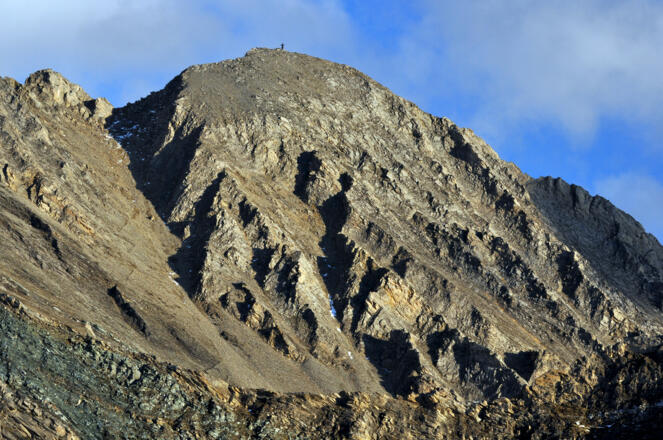 Vorderer Kendlspitz, Saazerweg zur Kendlscharte am Rand der Geröllrinne (Bild links)