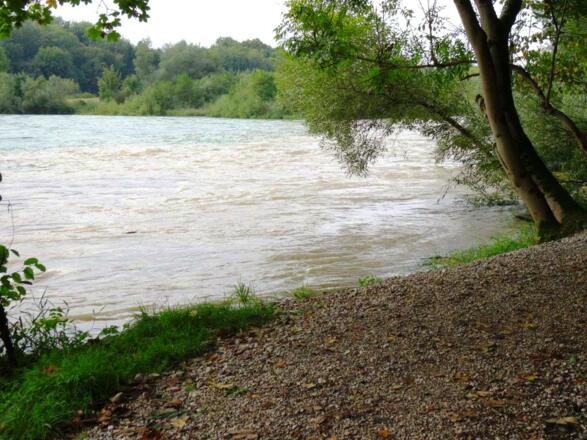 jetzt der Ager entlang